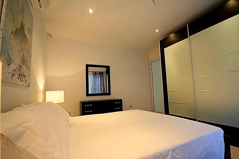 발레타 Old Mint Penthouse 아파트