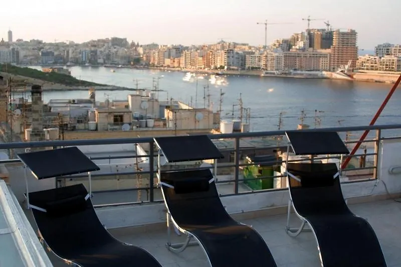 발레타 Old Mint Penthouse 아파트
